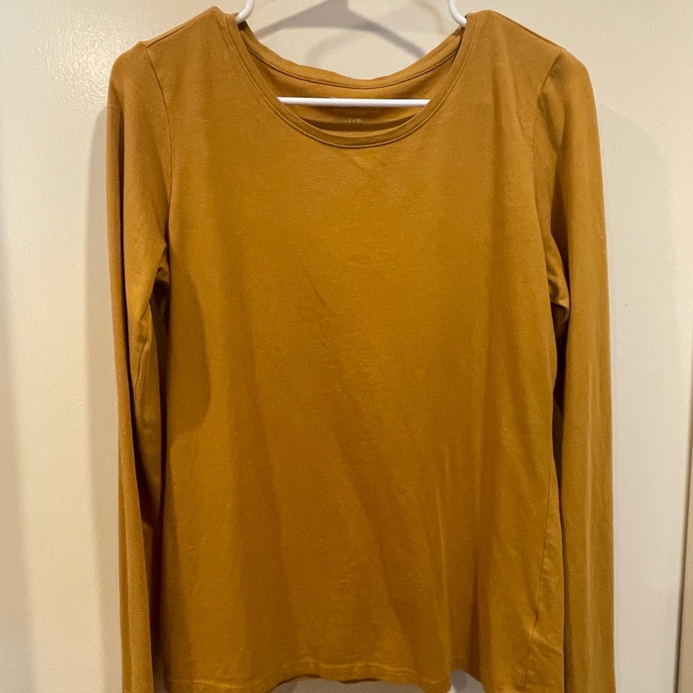 Tahari Women's Amber Long Sleeve Top